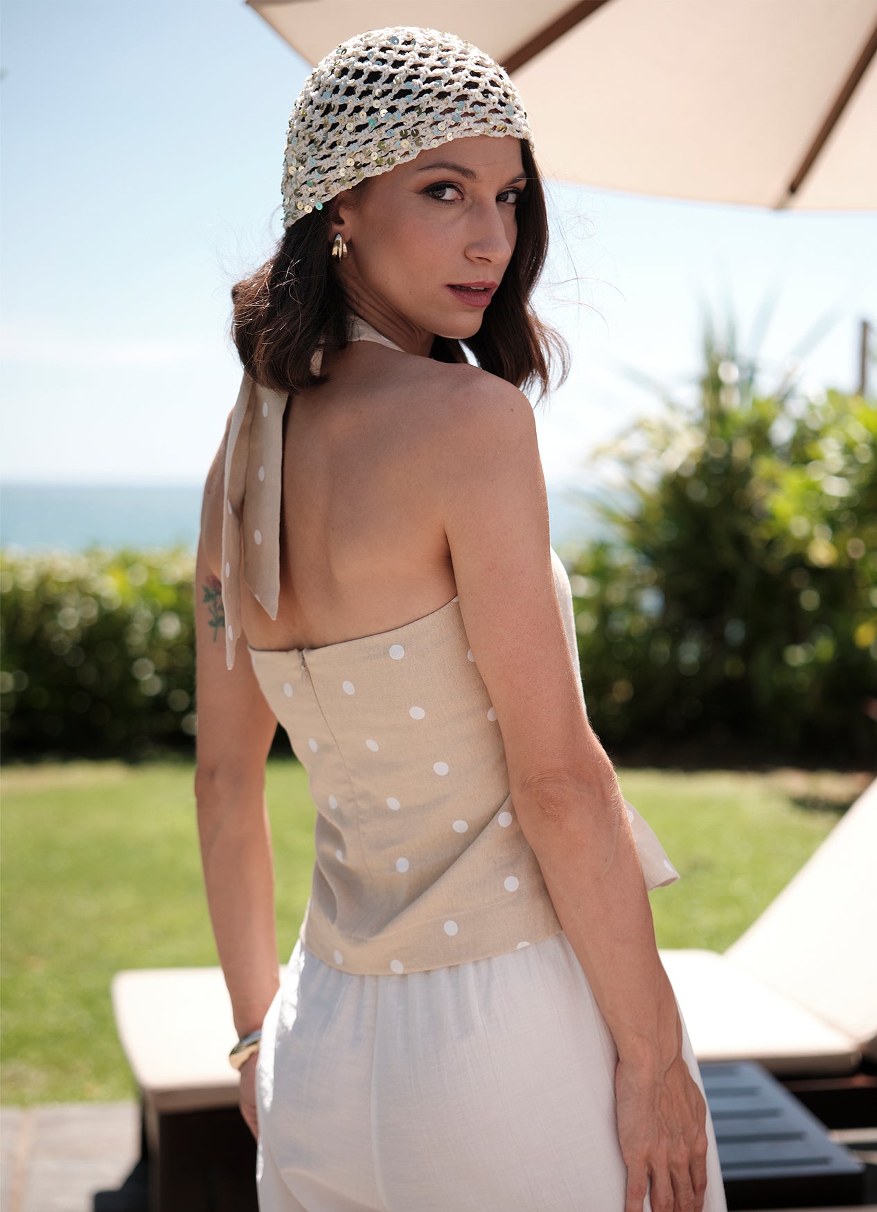 LINZY HALTER TOP : BEIGE