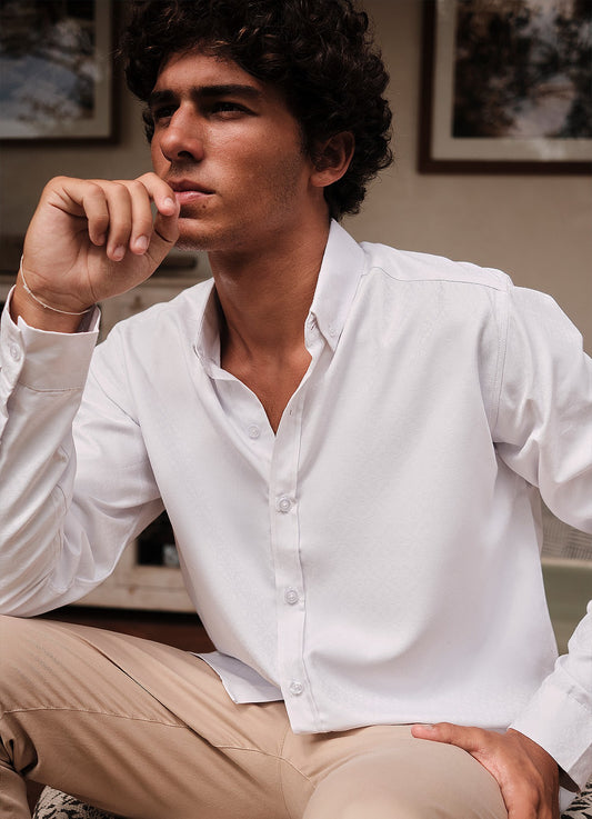 CLASSIC BUTTON DOWN SHIRT