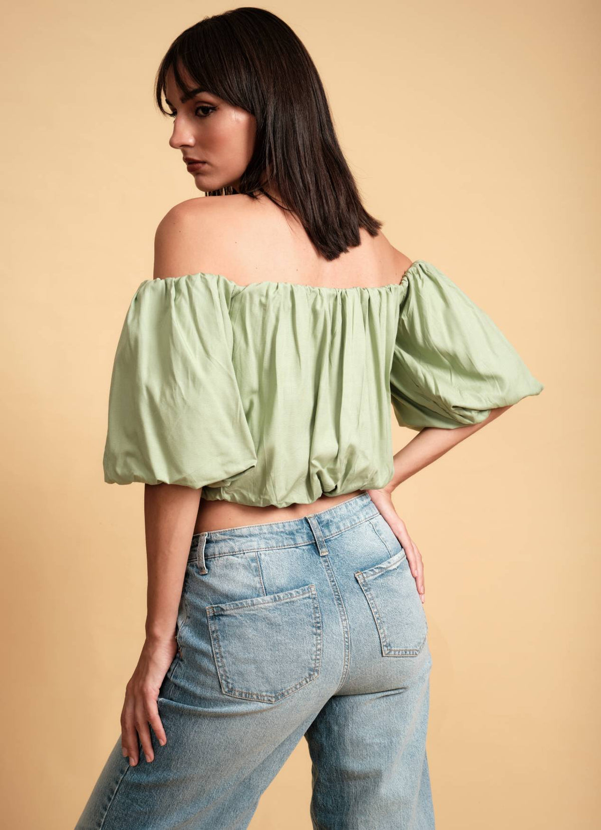 LOLA OFF SHOULDER TOP LIME